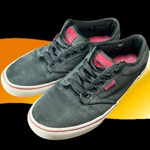 Vans - Atwood Low Top - SZ M 7.5 - Dark Grey/Red